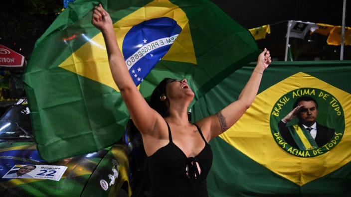 Wahlen in Brasilien: Unterstützer von Bolsonaro am Wahlabend.