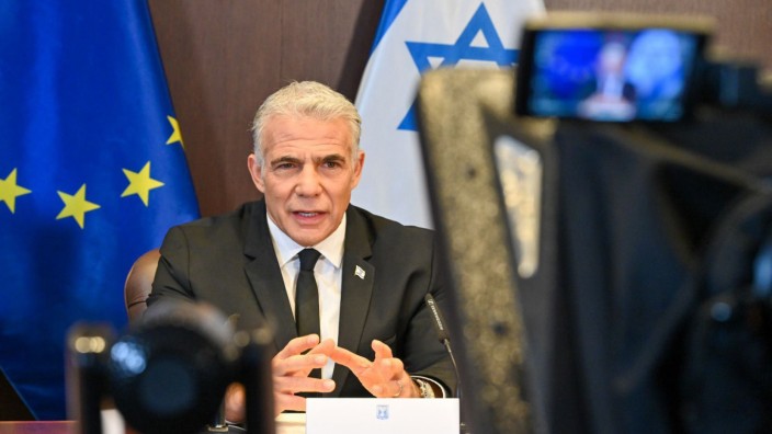 Europa und Nahost: Die Schnittmenge ist wieder groß genug für Gespräche: Israels Regierungschef Jair Lapid während der Videokonferenz des Assoziationsrats mit den Vertretern der EU.
