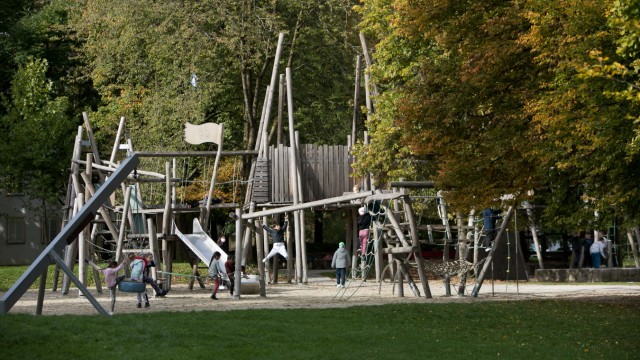 Stadtsanierung in Berg am Laim: Der Park wurde fast komplett umgebaut - neuer Spielplatz inklusive.