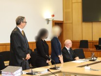 Landgericht Hagen: Mildere Strafe für Polizistinnen, die vor einer Schießerei flüchteten