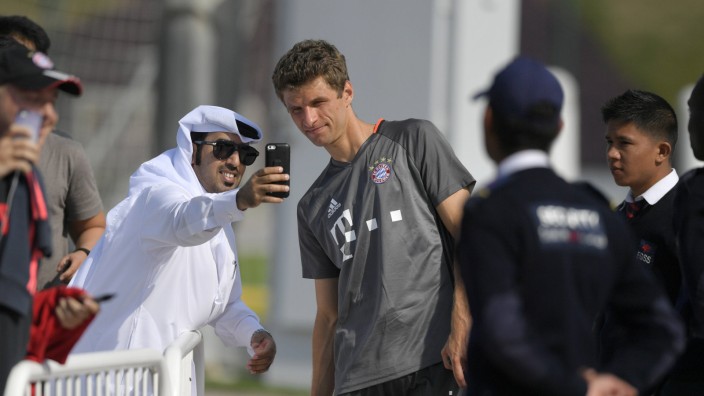 Fußball: Der FC Bayern hält sein Wintertrainingslager seit Jahren in Katar ab. Das Bild zeigt Thomas Müller im Januar 2017 in Doha.
