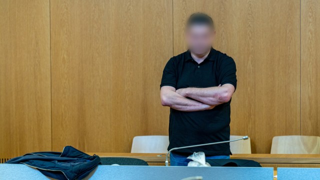 Prozess in Landshut: Der Angeklagte im Verhandlungssaal des Landgerichts. Er wurde zu fünf Jahren und sechs Monaten Gefängnis verurteilt.