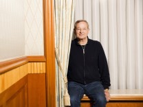 “Schauergeschichten”: Péter Nádas wird 80: Das Fluchen macht die Musik
