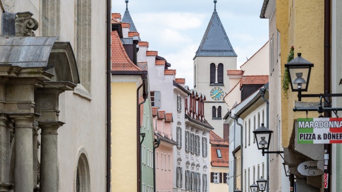 Bevölkerungszahlen: Blick in die weltberühmte Regensburger Altstadt, wo die Fortpflanzungsfreude gemäß Statistik nicht allzu groß ist.