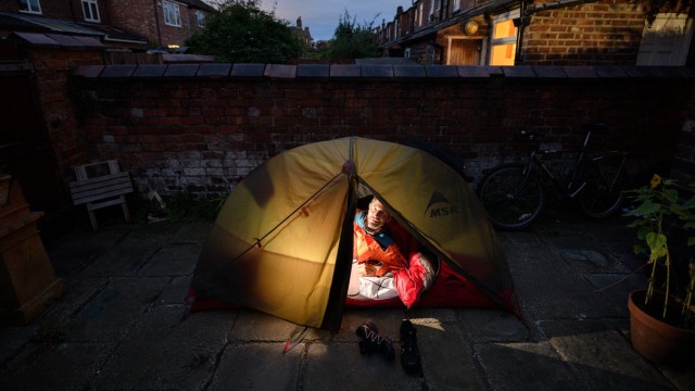 Reisebuch: Stephan Orth hat in Manchester ein Quartier für die Nacht gefunden. Natürlich unter freiem Himmel.