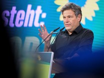 Liveblog zur Energiekrise: Grünen-Parteitag stärkt Habeck