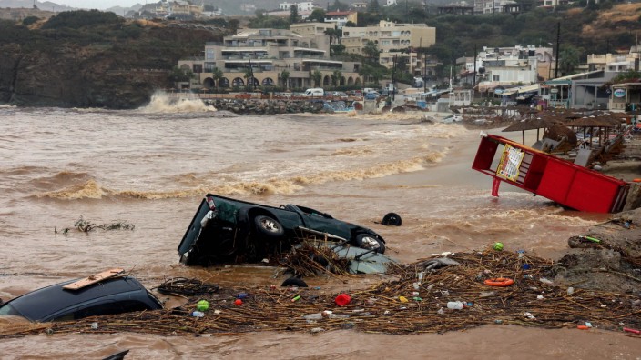 Überflutung: In Kretas Hauptstadt Heraklion wurde ein Mann tot aufgefunden. Starker Regen hat für heftige Überschwemmungen gesorgt.