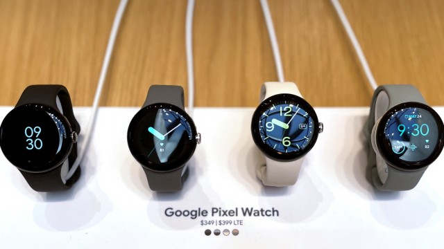 Pixel 7 und Pixel Watch: Die Pixel Watch gibt es in verschiedenen Ausführungen.