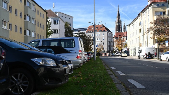Verkehrswende: Wenn es nach dem Willen von Grün-Rot geht, sollen die Parkplätze an der Werinherstraße in den Untergrund verlegt werden.