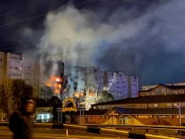 Krieg in der Ukraine: Kampfjet in russisches Wohnviertel gestürzt