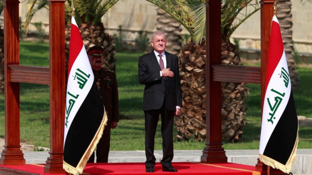 Irak: Der frisch gewählte irakische Präsident Abdul Latif Raschid bei seiner Amtseinführung in Bagdad.
