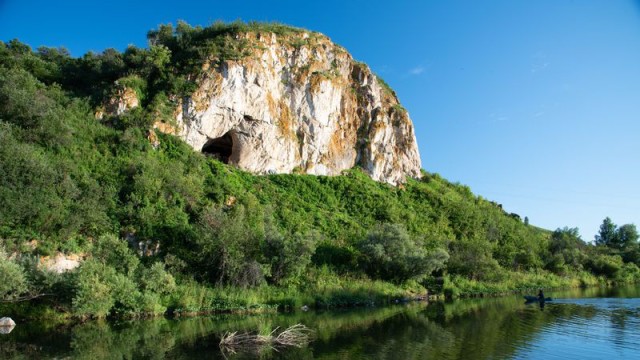 Archäologie: Elf der 13 untersuchten Neandertaler lebten hier in der Tschagyrskaja-Höhle in Sibirien.