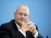 BSI-Chef Arne Schönbohm: Geschäfte, Hacker, Paranoia