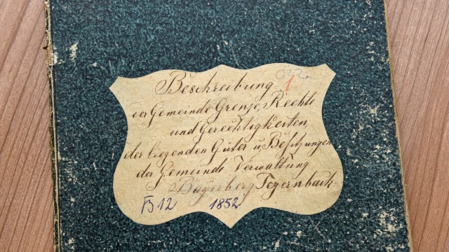 SZ-Serie "Ortsgedächtnis": Eine der ältesten Archivalien ist ein Register aus dem Jahr 1852.