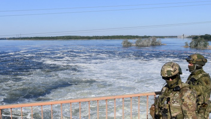 Ukraine: Das Atomkraftwerk von Saporischschja wird mit Wasser aus dem Stausee gekühlt.