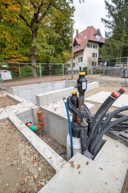 Landheim Schondorf: Soll Energie sparen: Anstelle der alten Ölheizung ist eine moderne Heizzentrale in Modulbauweise geplant, die noch vor dem Winter in Betrieb gehen soll.
