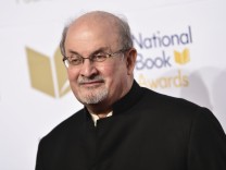 Salman Rushdie: Schwere bleibende Verletzungen
