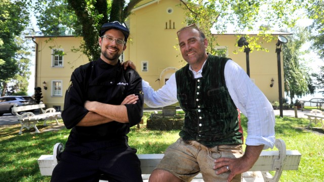 Promi-Tipps für München: Ausflug ins Midgardhaus: Dort warten die Wirte und langjährigen Freunde Alexander Urban (rechts) und sein Sohn Michael.