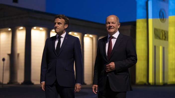 Deutsch-französische Beziehungen: Es lief schon mal besser zwischen ihnen: Frankreichs Präsident Emmanuel Macron (l.) und Bundeskanzler Olaf Scholz.