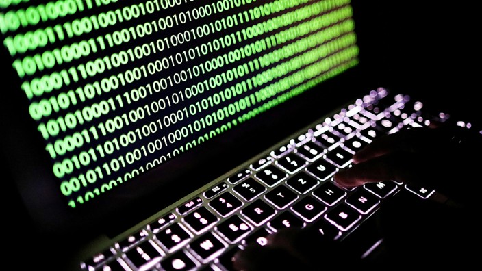 Cybersicherheits-Tag der IHK: Der Computer in der Hand von Kriminellen - womöglich ist er samt Daten schrottreif.