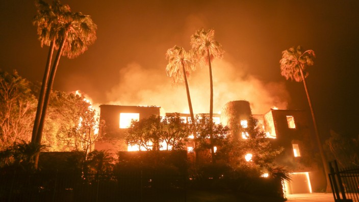 Katastrophenvorsorge: Die Bunker sind dann noch exklusiver: Villa in Malibu, ausgebrannt während der Waldbrände von 2018.