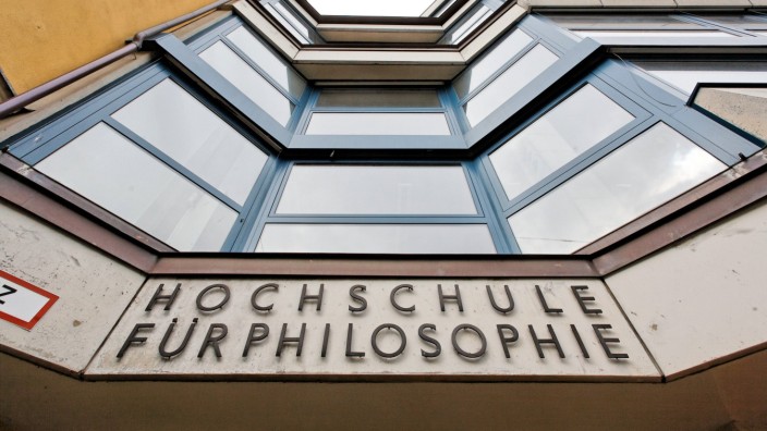 Lehrauftrag beendet: Die Hochschule für Philosophie in München hat sich klare Richtlinien "für einen professionellen Umgang" gegeben.