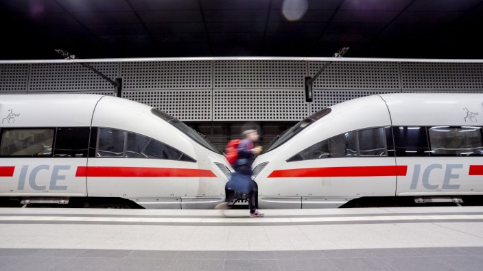 Deutsche Bahn: Die ICEs der Bahn sind auf einigen wichtigen Strecken von 11. Dezember an häufiger und zum Teil auch schneller unterwegs.