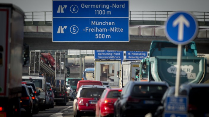 Neubaugebiet im Münchner Westen: Die Autobahn A99 wird im Münchner Westen ausgebaut.