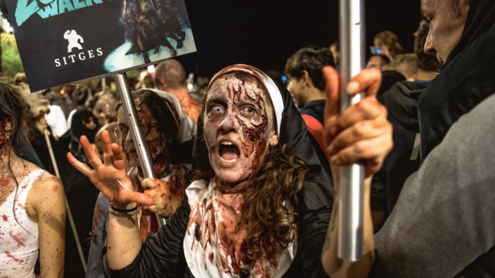 Typisch deutsch: Als Zombies verkleidete Menschen bei einem "Zombie-Walk" (Symbolfoto).