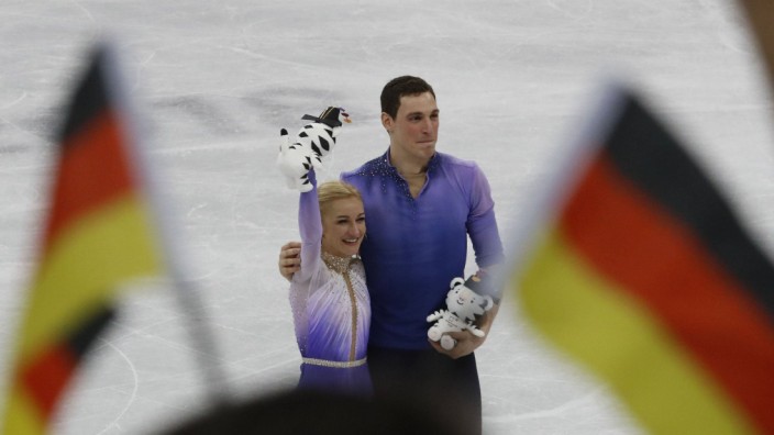 Eiskunstlauf: Schöner Schein: Der bislang letzte große Erfolg der Deutschen Eislauf-Union, der Olympiasieg von Aljona Savchenko und Bruno Massot, liegt fast fünf Jahre zurück.
