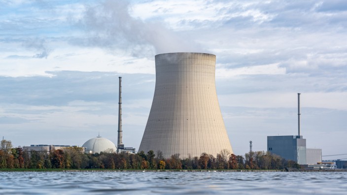 Energieversorgung: Eine Woche lang war das Kernkraftwerk Isar 2 in Niederbayern für Wartungsarbeiten nicht am Netz.