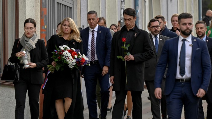 Slowakei: Der moralische Kompass der Slowakei: Präsidentin Zuzana Čaputová kam als eine der ersten zum Tatort eines tödlichen Anschlags auf zwei Homosexuelle.