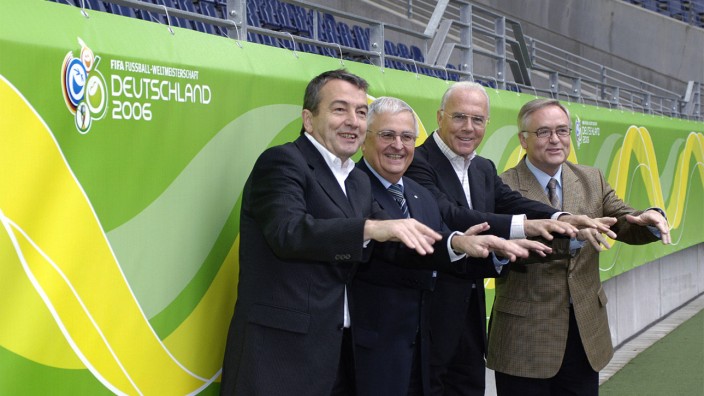 WM-Affäre: Das damalige Präsidium des Organisationskomitees für die WM 2006 in Deutschland: Wolfgang Niersbach, Theo Zwanziger, Franz Beckenbauer und Horst R. Schmidt (v. l.).
