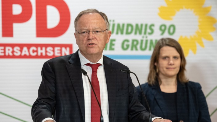 Rot-Grün in Niedersachsen: Stephan Weil (SPD), Ministerpräsident von Niedersachsen, und Julia Willie Hamburg (Bündnis 90/Die Grünen) stellten am Dienstag den rot-grünen Koalitionsvertrag vor.