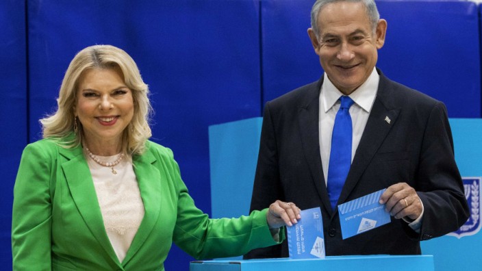 Wahl in Israel: Demnächst dürften Benjamin und Sara Netanjahu wieder in die Residenz des israelischen Premierministers einziehen.
