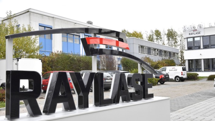 Wirtschaftspreis des Landkreises: Das Headquarter der Raylase GmbH befindet sich in Weßling. Das hoch spezialisierte Unternehmen beschäftigt auch Mitarbeiter in China und den USA.