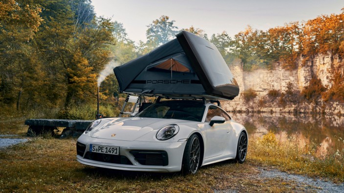 Camping: Für das Dachzelt verlangt Porsche fast 5000 Euro.