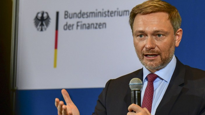 Finanzminister Christian Lindner  rechnet für nächstes Jahr mit Zinsausgaben von rund 38 Milliarden Euro - fast zehnmal so viel noch 2021.