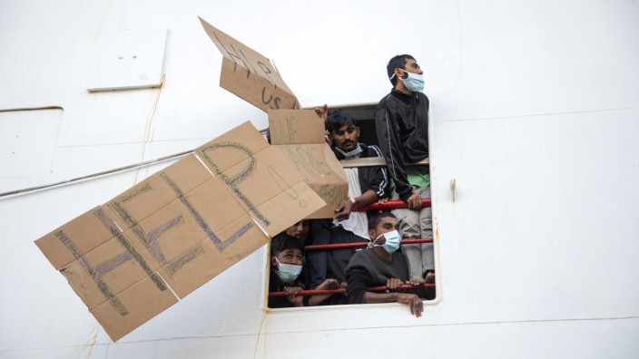 Bootsflüchtlinge: Hilfe! 215 Menschen mussten bis zum späten Dienstagabend auf der "Geo Barents" ausharren, dem Rettungsschiff der Ärzte ohne Grenzen.