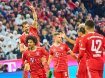 6:1 gegen Bremen: Der Bayern-Block spielt sich warm