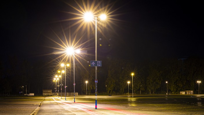 Beleuchtung: Bis zu vier Milliarden Kilowattstunden Strom verbraucht die Beleuchtung von Straßen, Plätzen und Brücken in Deutschland jährlich - mehr als eine Million Vier-Personen-Haushalte zusammen.