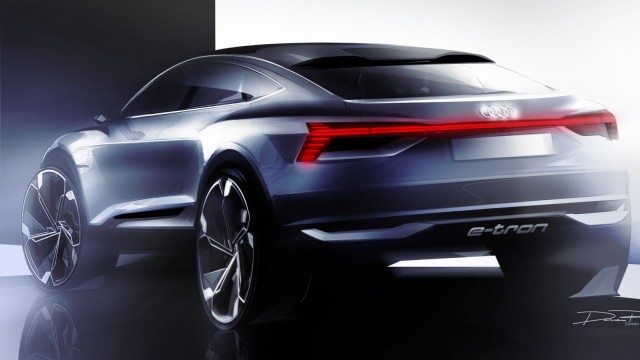 Warten auf ein neues Betriebssystem: Den Audi Q6 e-tron wird es auch als Fließheck-Coupé geben. Hier ein Designsketch des Audi e-tron Sportback concept von 2017.