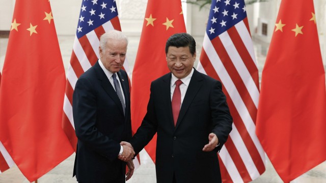Wladimir Putin: 2013 in Peking: Damals war Xi Jinping schon Chinas Präsident, Joe Biden noch US-Vizepräsident. Wie werden sich die Präsidenten nun auf Bali begegnen?