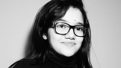 Profil: Manal Bidar spricht bei der Klimakonferenz in Ägypten. Obwohl sie erst 19 ist, hat sich die Marokkanerin als Umweltaktivistin gemacht.
