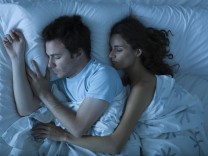 SZ-Gesundheitsforum: Zusammen schlafen – oder doch besser alleine?