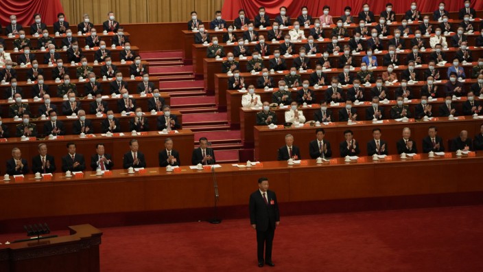 Deutsch-chinesische Beziehungen: Xi Jinping bei der Eröffnungszeremonie des 20. Kongresses der Kommunistischen Partei Chinas: Unter Xi haben Staatsunternehmen noch mal einen Bedeutungszuwachs bekommen.