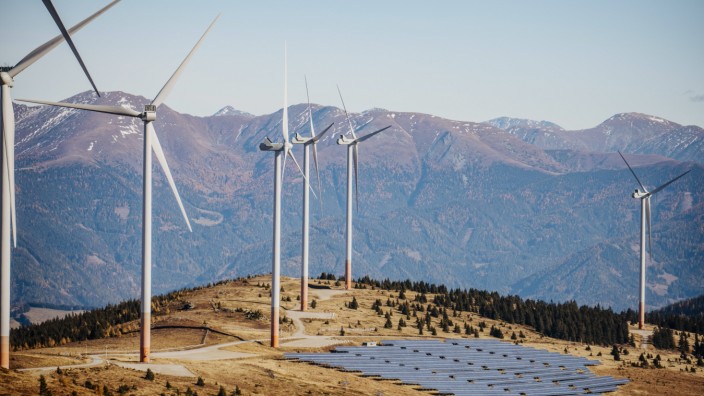 Energie in Österreich: Im Osten Österreichs ganz normal: Windräder, wie hier im Tauernwindpark im steirischen Lachtal.