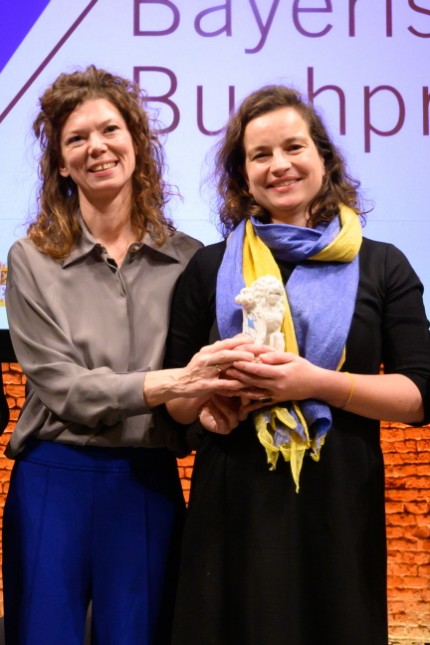 Literatur-Tipps: Für ihr Sachbuch "Offene Wunden Osteuropas" wurden Katja Makhotina und Franziska Davies (von links) jüngst mit dem Bayerischen Buchpreis 2022 ausgezeichnet.