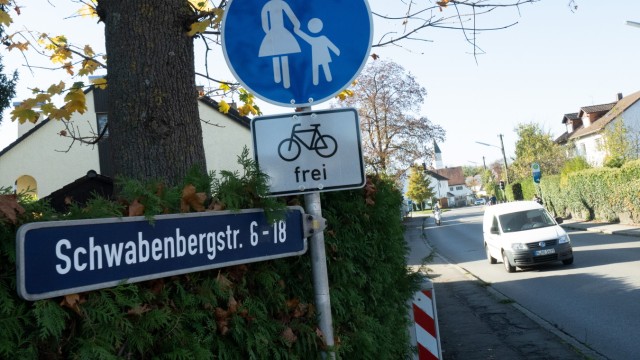 Straßenverkehr: Die Regelung auf der Roggensteiner Straße gilt zwischen Schwabenberg- und Moosfeldstraße.