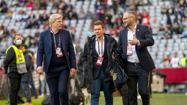Bilder zum NFL-Spiel in München: Oliver Kahn (links)